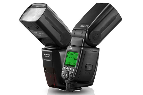 CALER - novinka ve světě systémových blesků