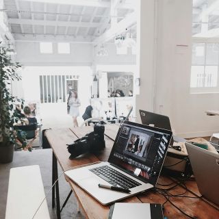 Detaily dělají rozdíl 💻 Editujte jako profík! S profesionální technikou pro postprodukci doladíte každý snímek k...